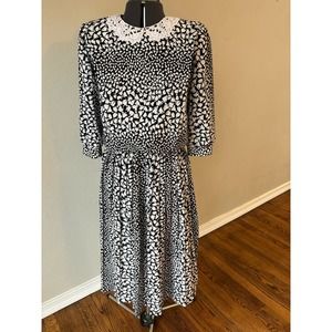 Grandmillennial vintage bow print dress with crochet Peter Pan collar